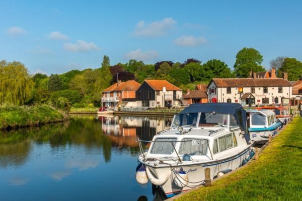 Stylish 2 Bed Apartment Next To The Norfolk Broads Coltishall المظهر الخارجي الصورة